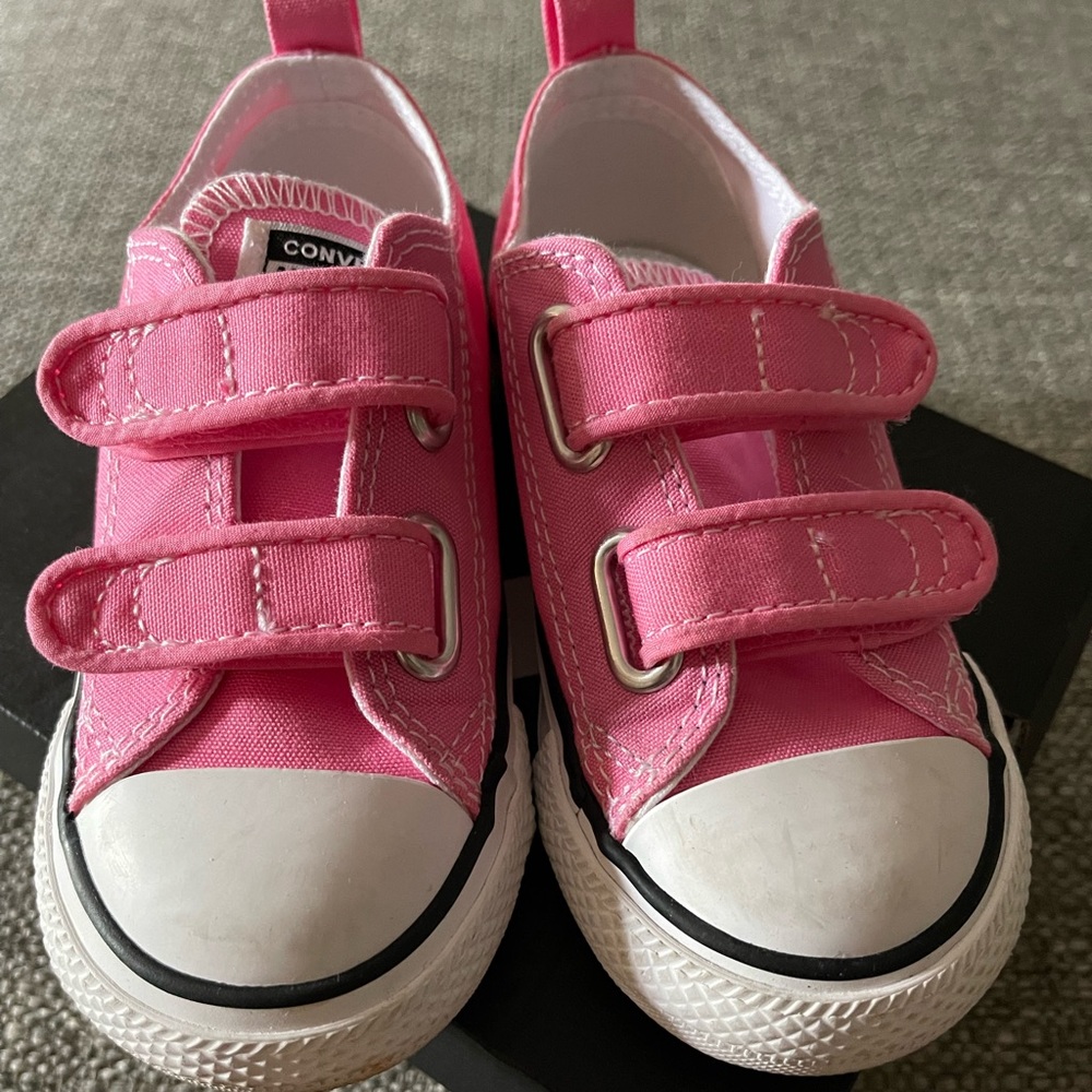 Converse - toddler size 8